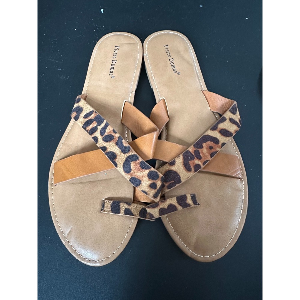 Pierre Dumas Leopard Flip Flop in 10 NWOB